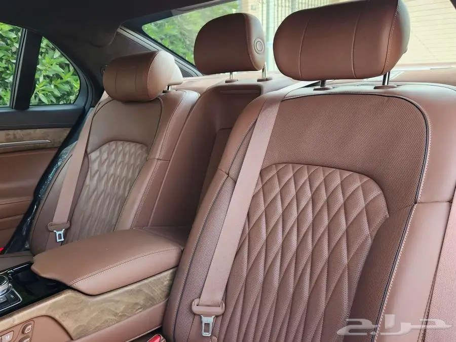 جنسس 2022 G90 رويال V8 33