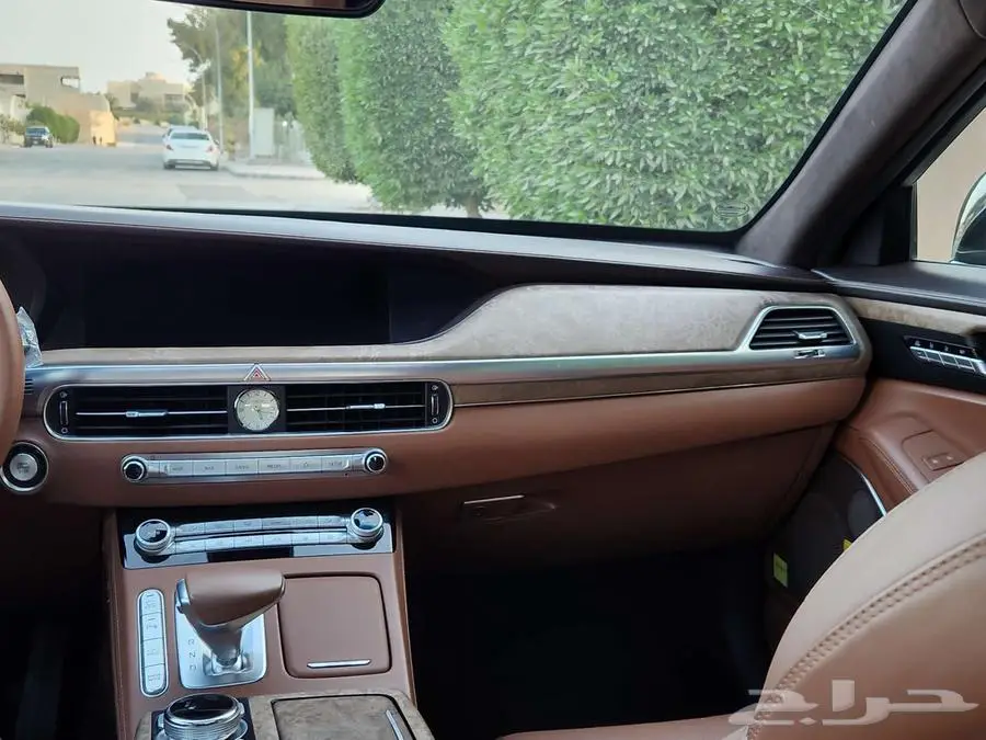 جنسس 2022 G90 رويال V8 27