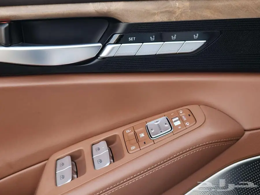 جنسس 2022 G90 رويال V8 25