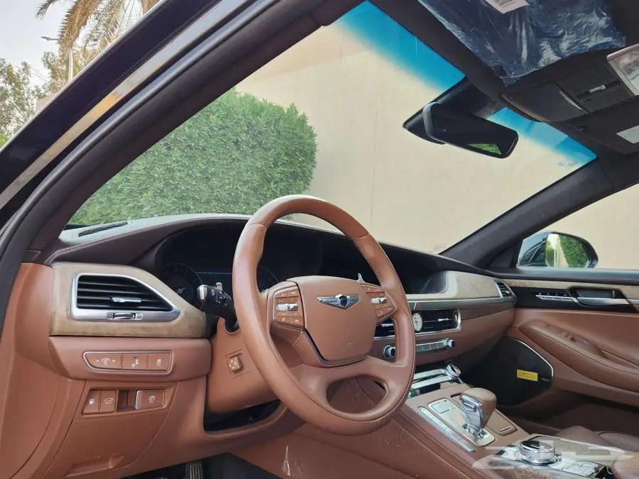جنسس 2022 G90 رويال V8 18
