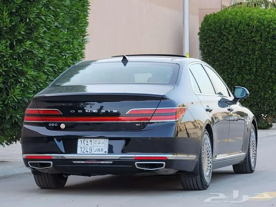 جنسس 2022 G90 رويال V8 9