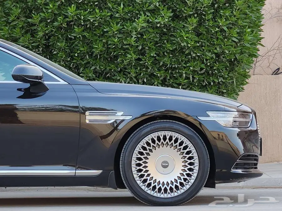 جنسس 2022 G90 رويال V8 10