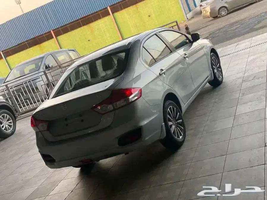 سوزوكي سياز 2025 8