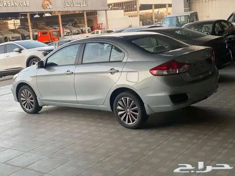 سوزوكي سياز 2025 7