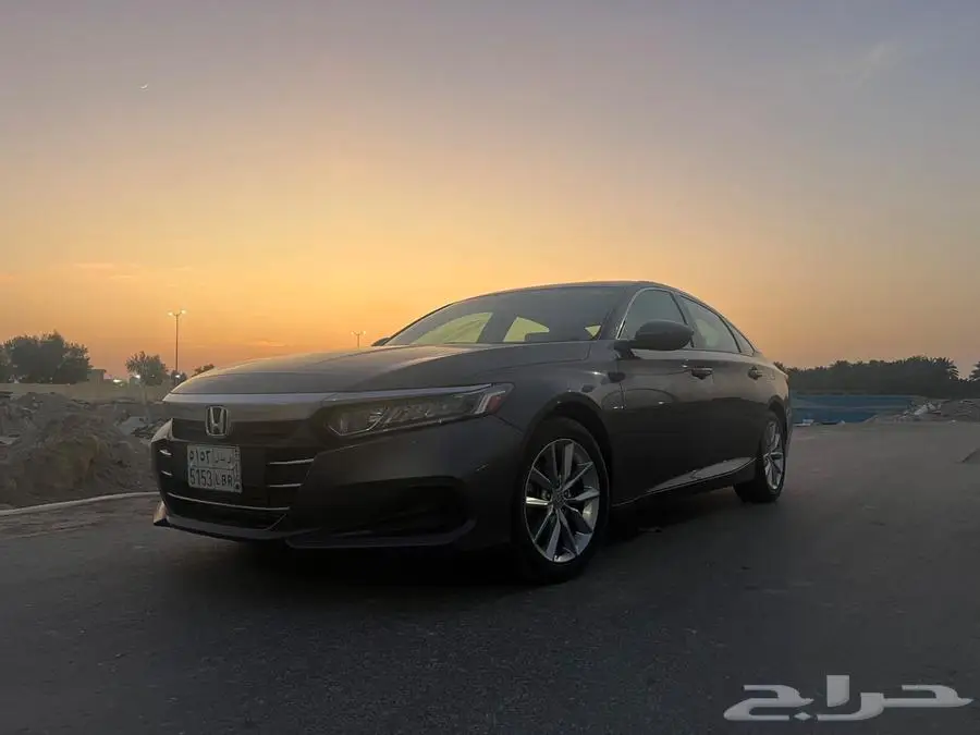 2022 هوندا أكورد LX 17