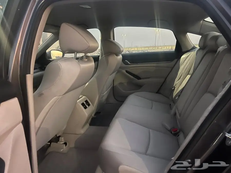 2022 هوندا أكورد LX 20
