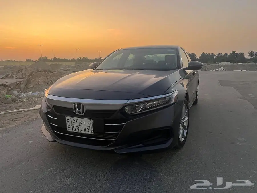 2022 هوندا أكورد LX 18