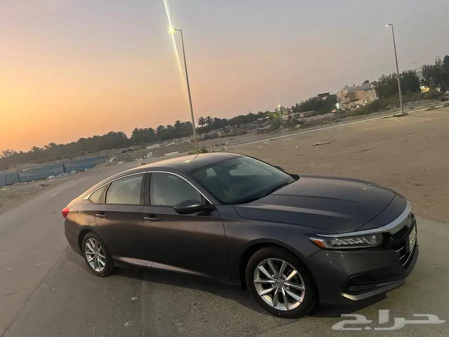2022 هوندا أكورد LX 14