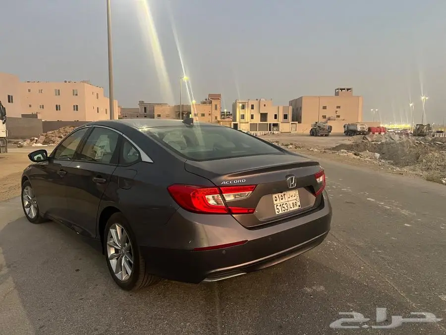 2022 هوندا أكورد LX 11