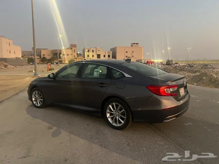 2022 هوندا أكورد LX 3