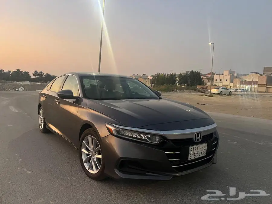 2022 هوندا أكورد LX 12
