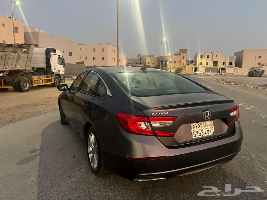 2022 هوندا أكورد LX 10