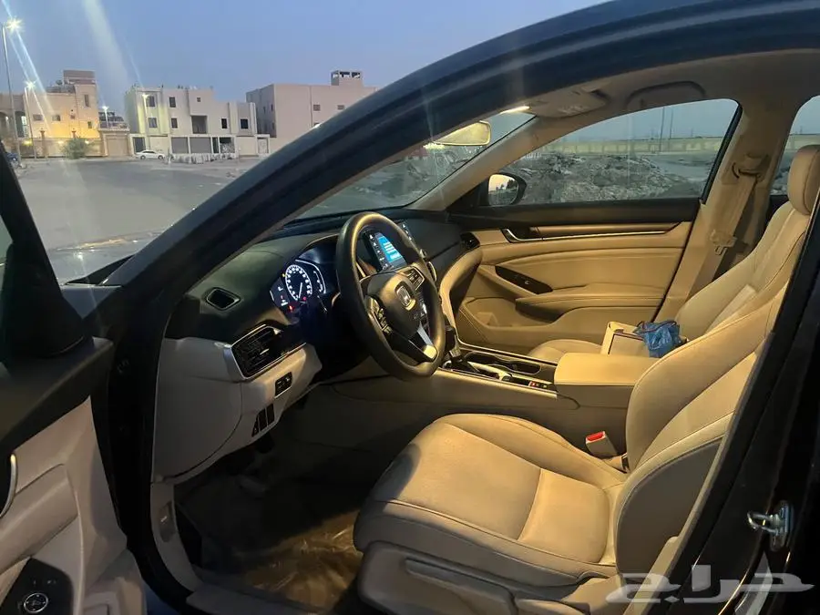 2022 هوندا أكورد LX 25