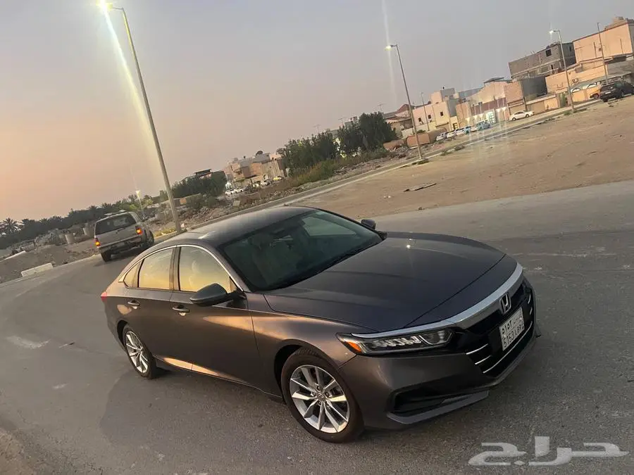 2022 هوندا أكورد LX 8