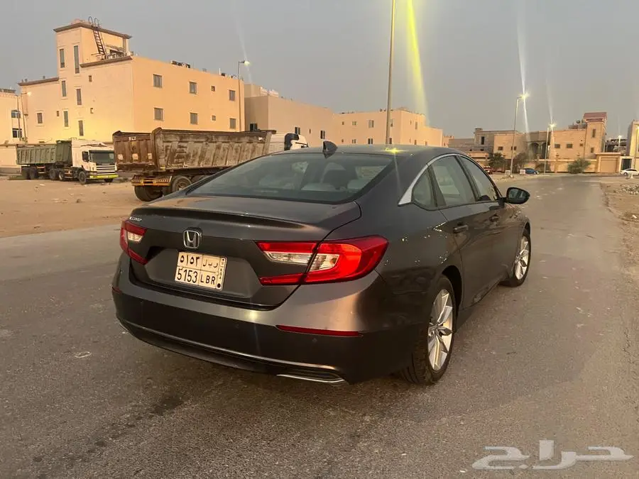 2022 هوندا أكورد LX 19
