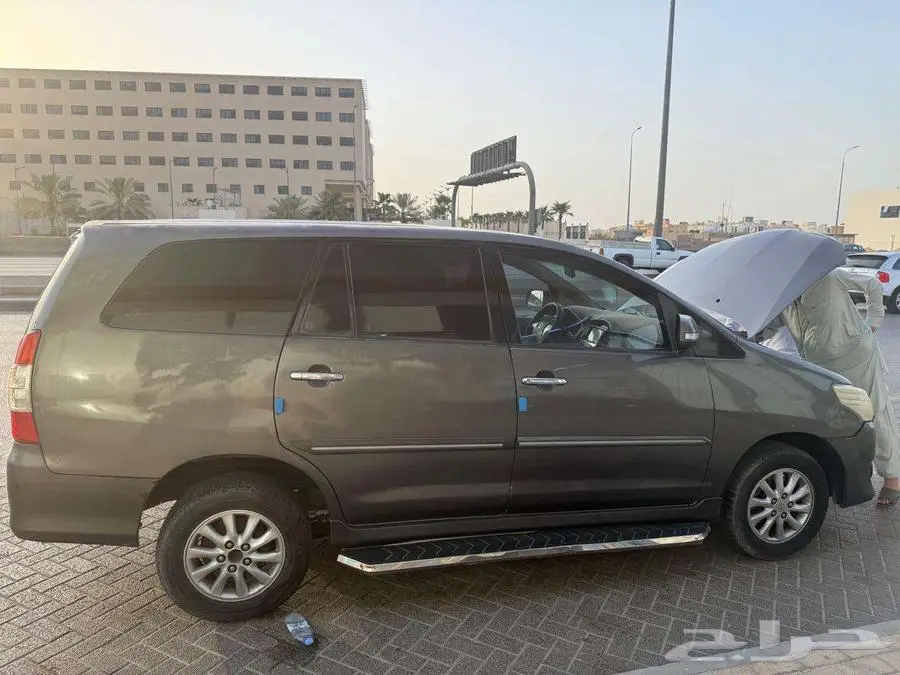 Toyota Innova 2014 full option 12