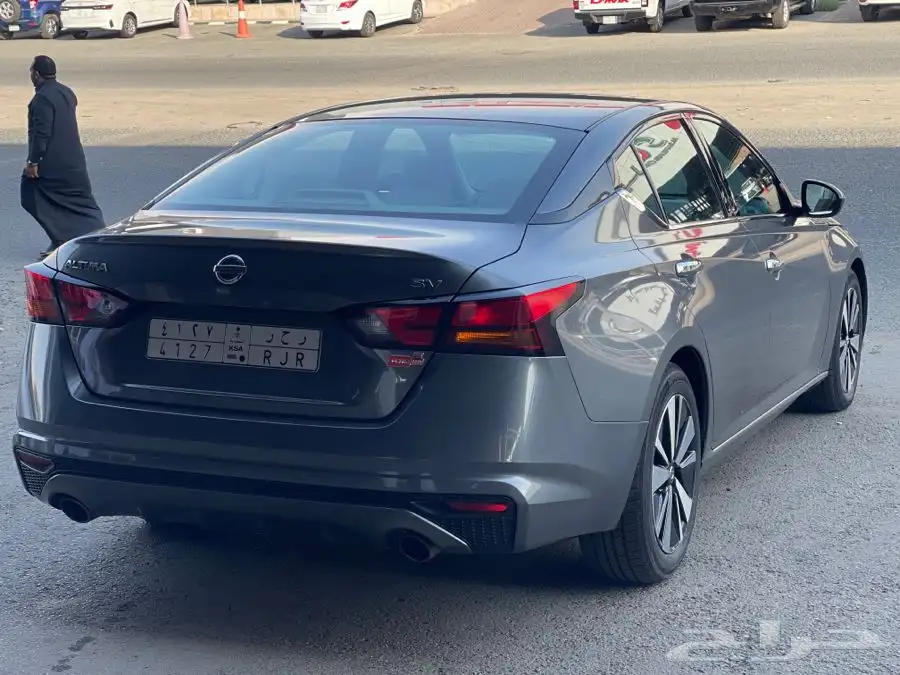 نيسان التيما 2022 SV 4