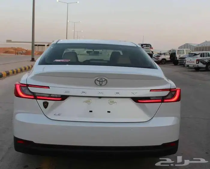 تويوتا كامرى LE بنزين 2025 سعودى 8
