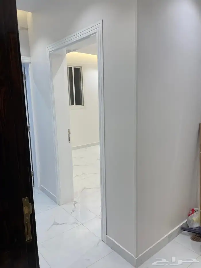 تاجرت حشوف لكم عرض اخر شقة للايجار بحي الحدائق مكونه من 4غرف 8