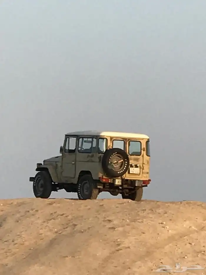 للبيع جيب ربع مصندق 1981 مالك واحد من الوكالة 33