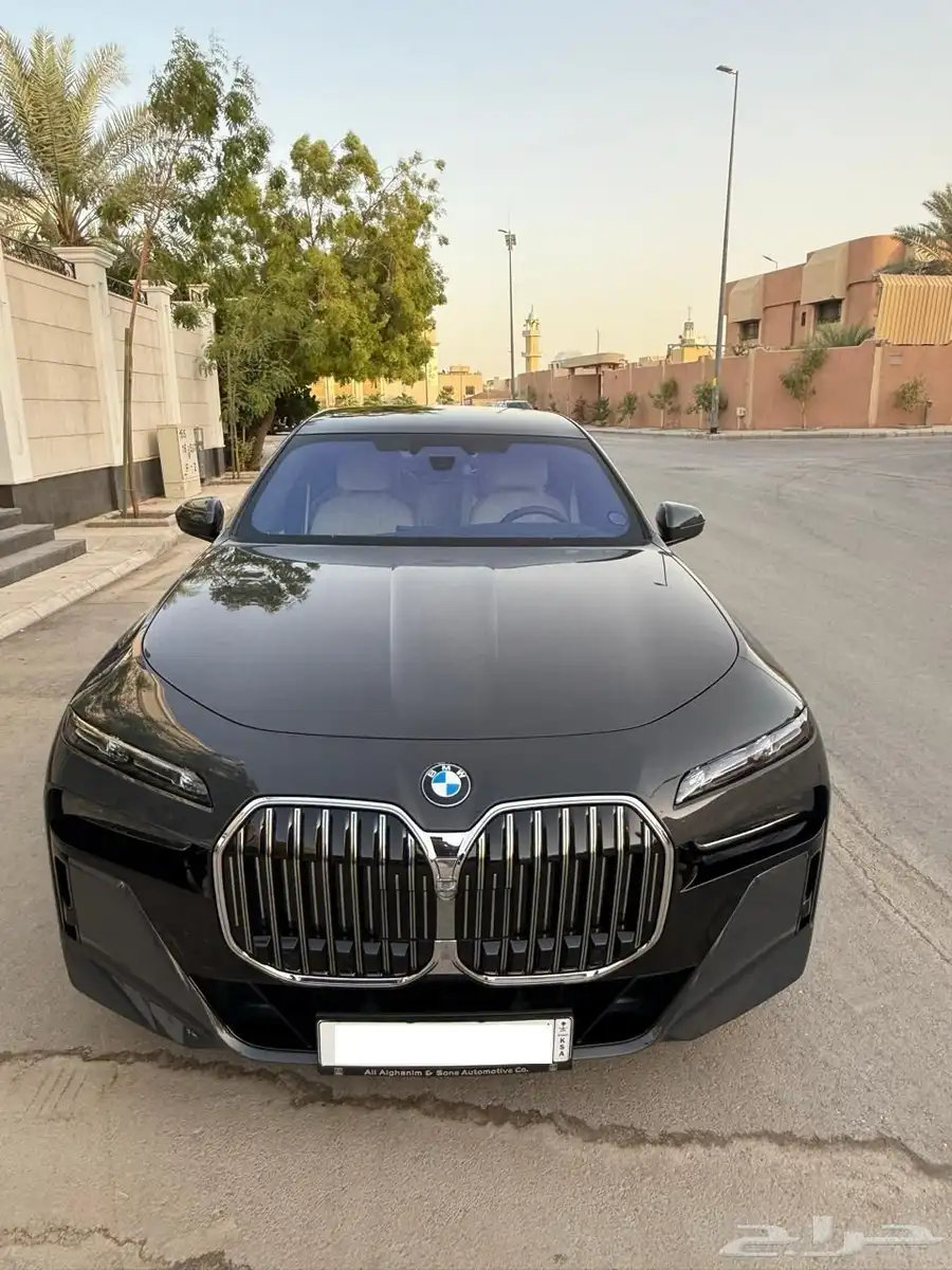 BMW 740i موديل 2025 0
