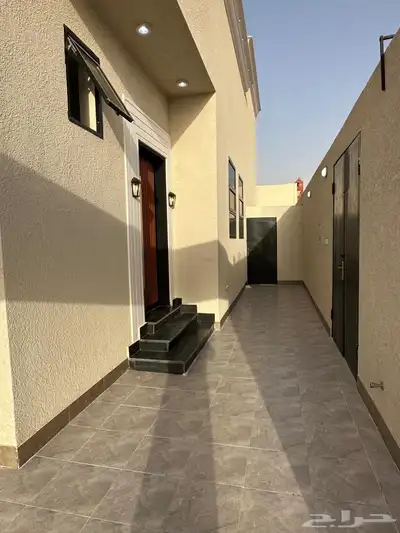 للبيع دور ارضي حي المدائن 21