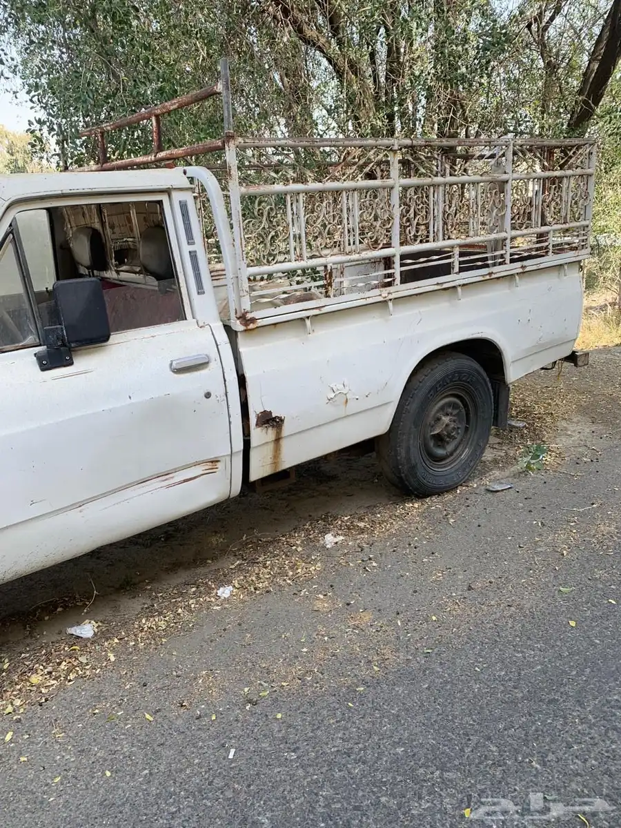 نيسان جينوير 1