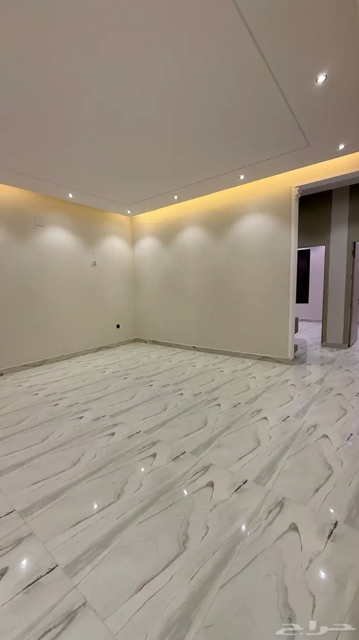 دور أرضي بالجنادرية للبيع 4