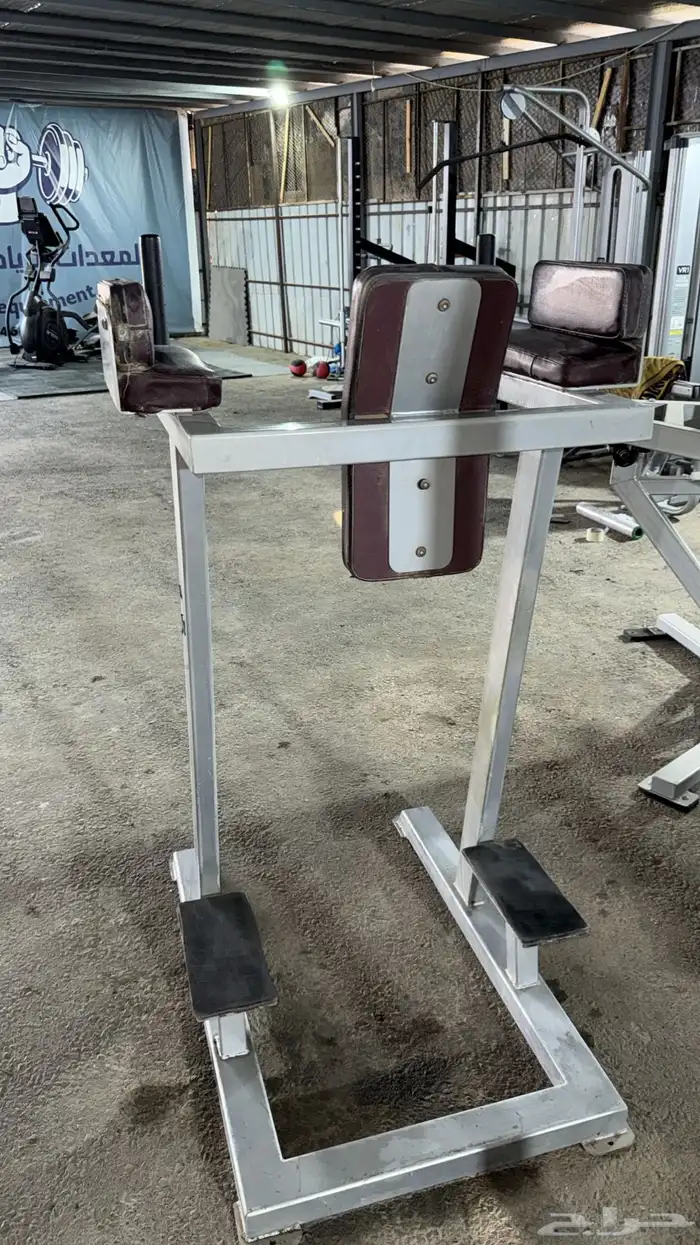 اجهزة لايف فتنس اندية الرياضية أوزان سير دراجة ارضيات نادي 23