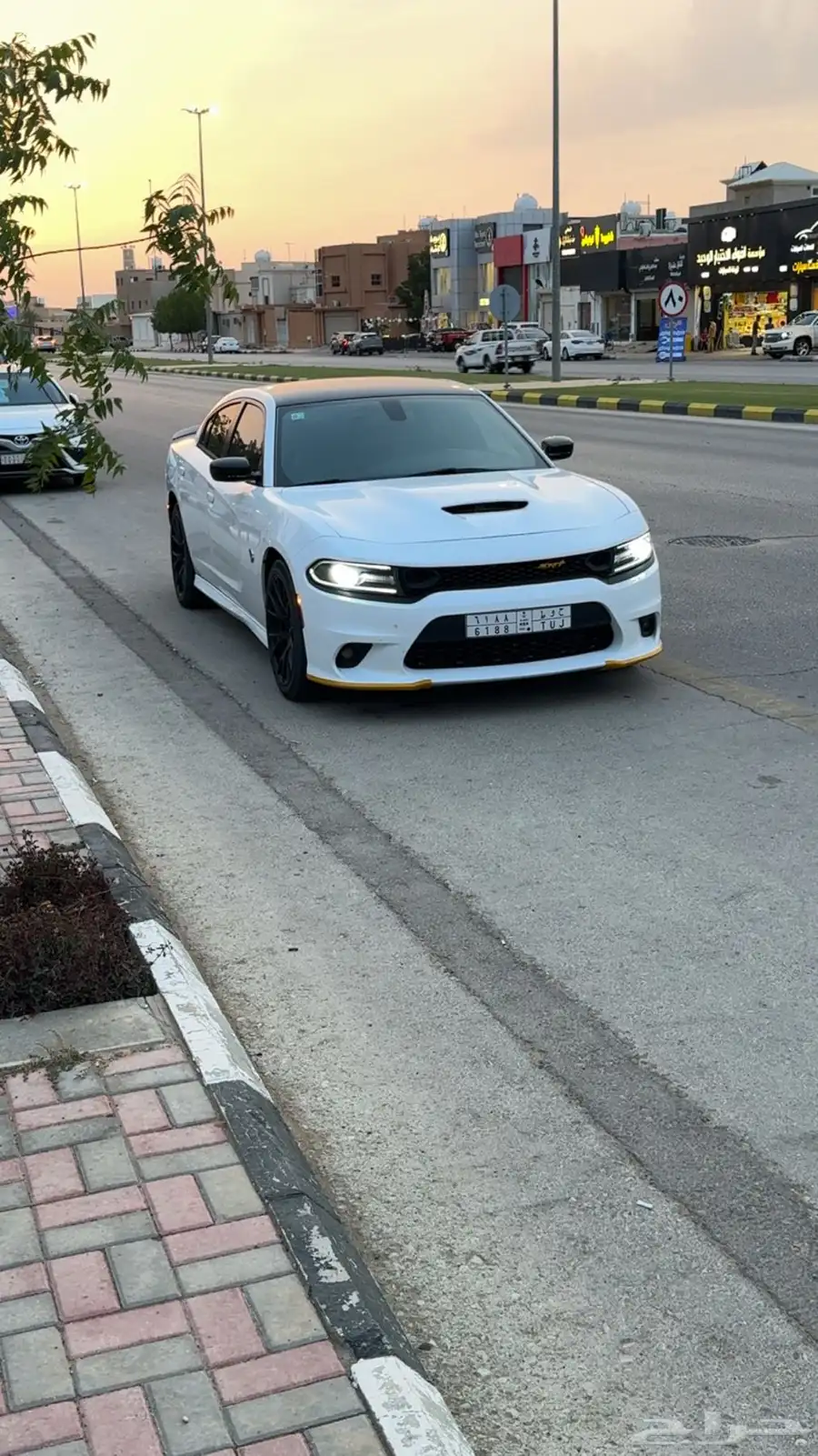 تشارجر SXT 2