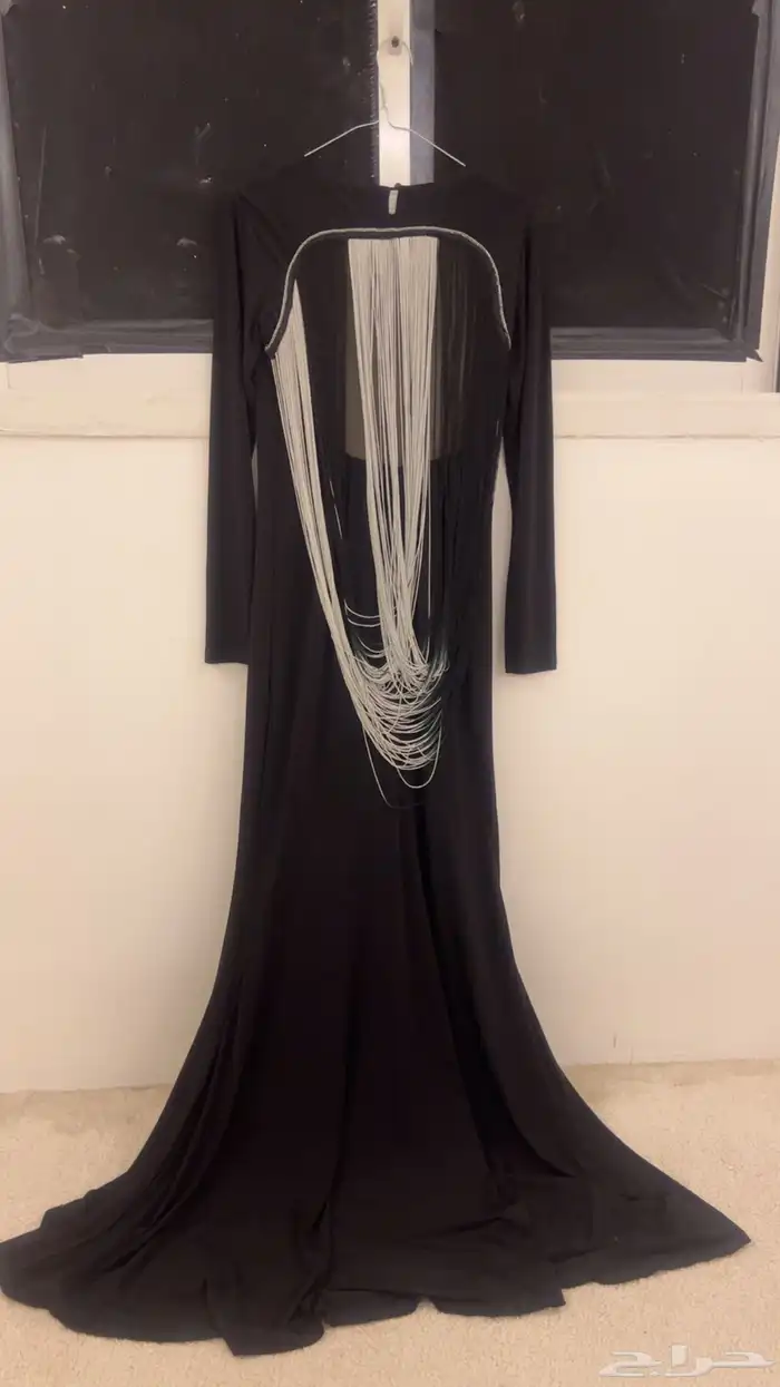 فستان اسود فخم وانيق لمناسبتك الرائعة والجميلة 0