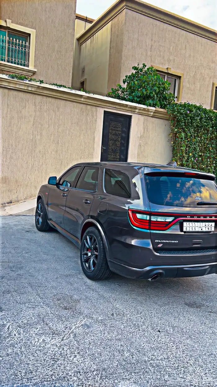 دوج دورانجو SRT موديل 2019 للبيع 2