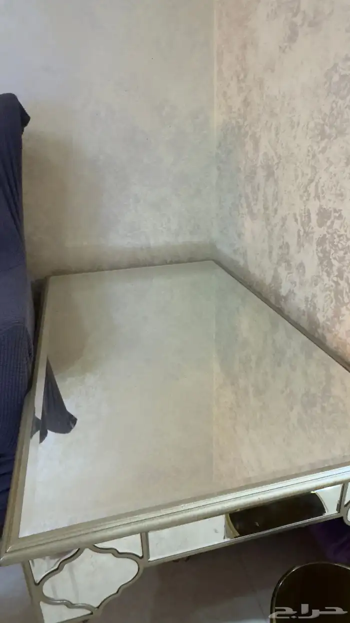 طاولات جانبيه وكنب 1