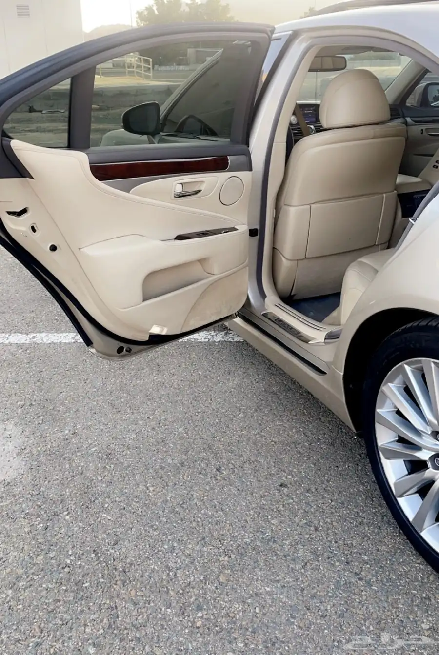 لكزس LS460 شورت 2015 22