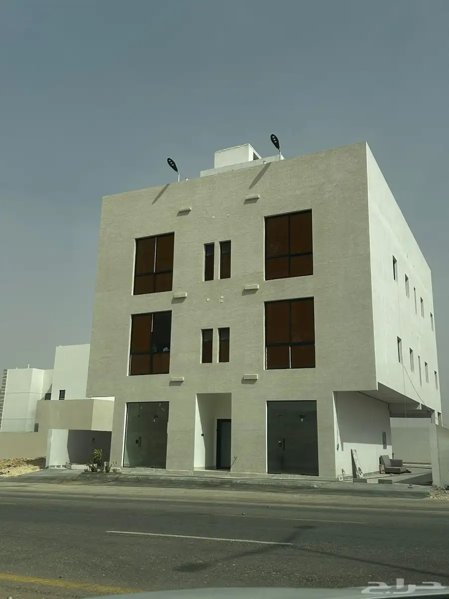 عماره تجاريه للايجار بالكامل حي المهديه 1