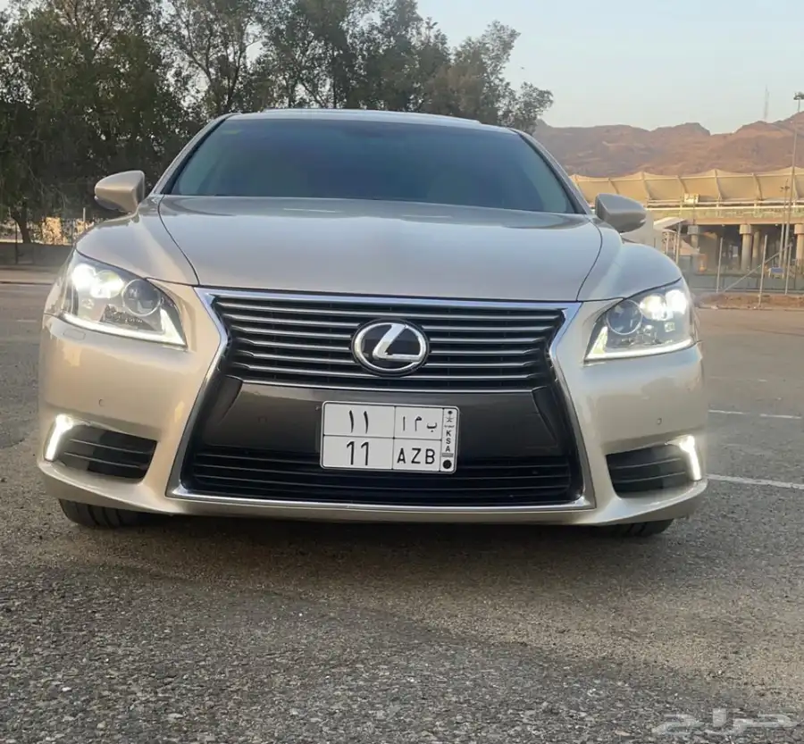 لكزس LS460 شورت 2015 14
