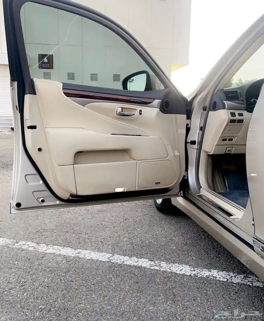 لكزس LS460 شورت 2015 19
