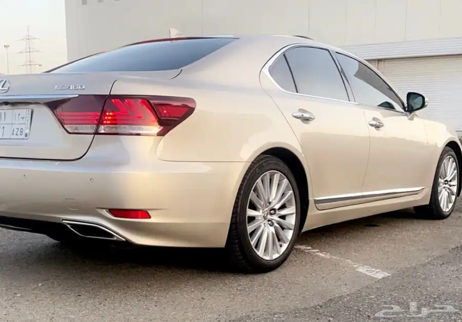 لكزس LS460 شورت 2015 7