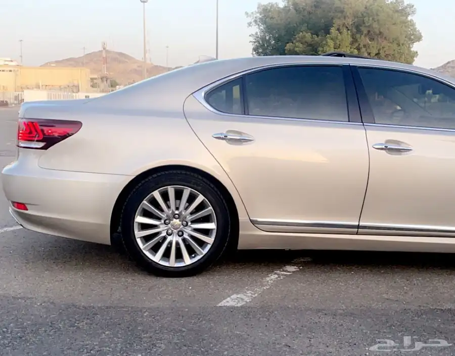 لكزس LS460 شورت 2015 10