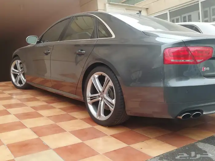 اودي s8 2013 صيانة منتظمة كفرات جديده 4