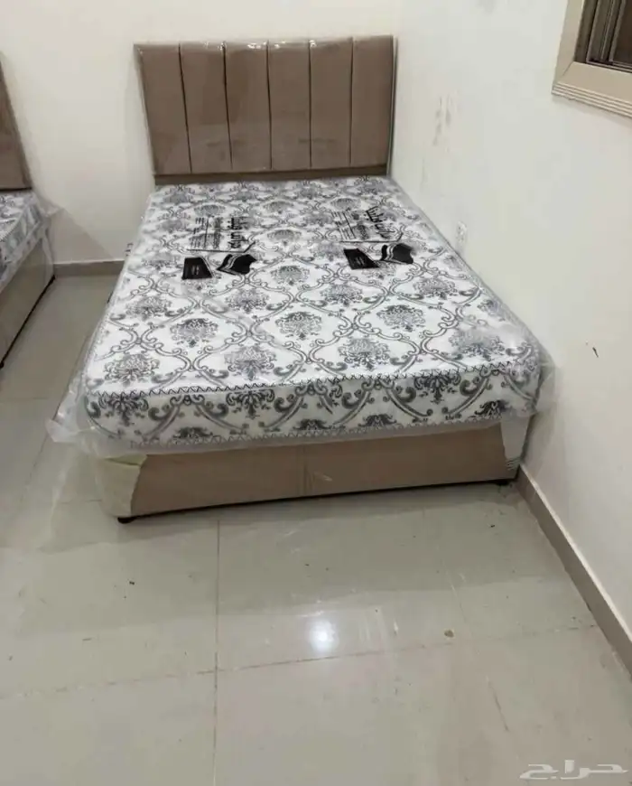 سرير  دواليب  مراتب  تسريحة   غرفة نوم كامل   جزامه 0