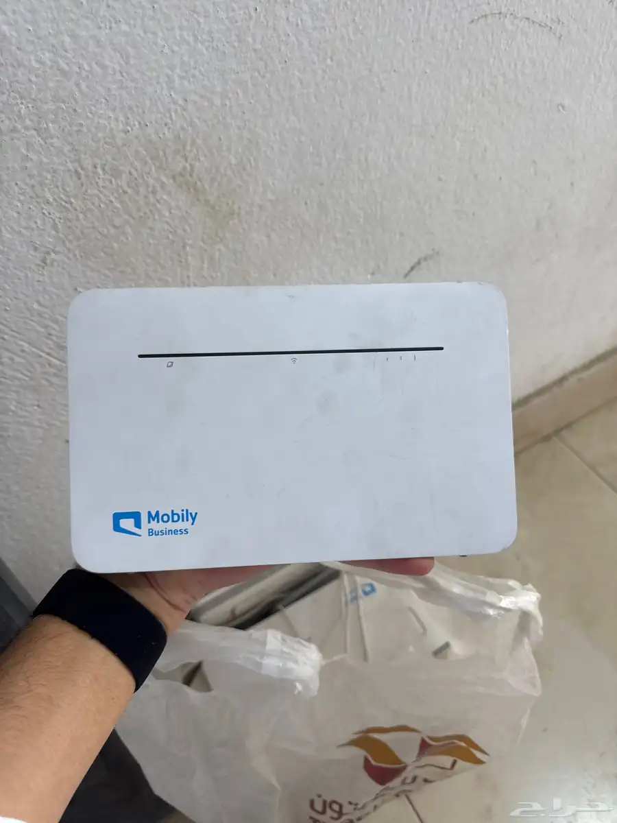للبيع راوتر موبايلي 4G وعدد 3 شاشات تلفزيون وعدد 1 شاشه 2