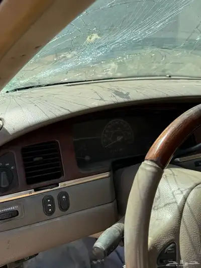 قطع غيار تون كار لينكون 2003 متوفر قطع فقط 4