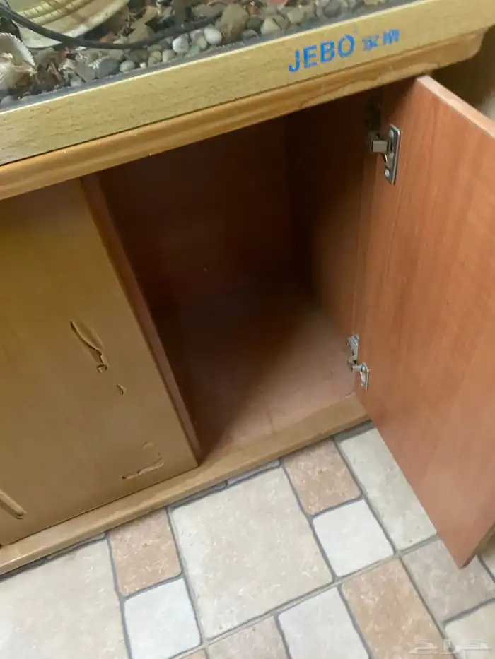 حوض سمك مع ادراج ارضيه 0