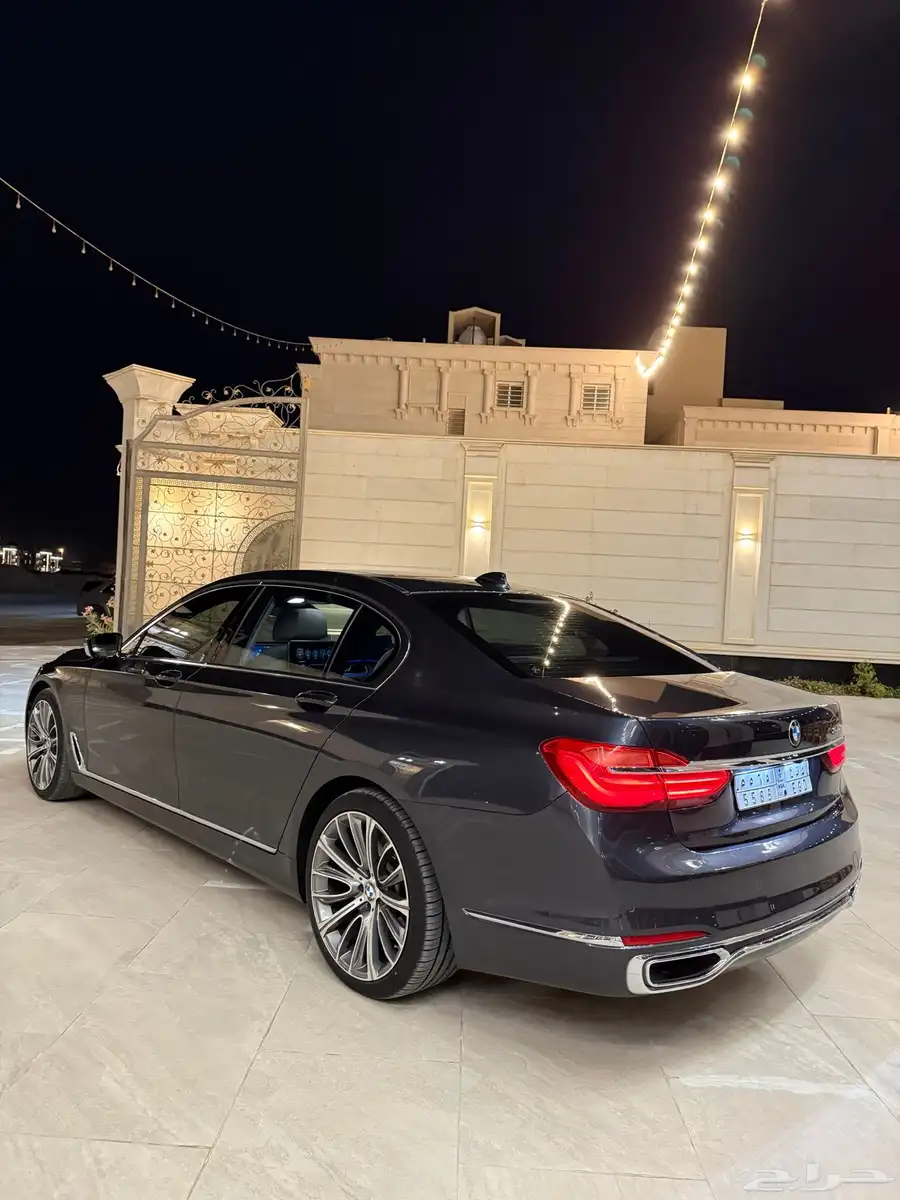 bmw 2016 عداد 92 الف 8