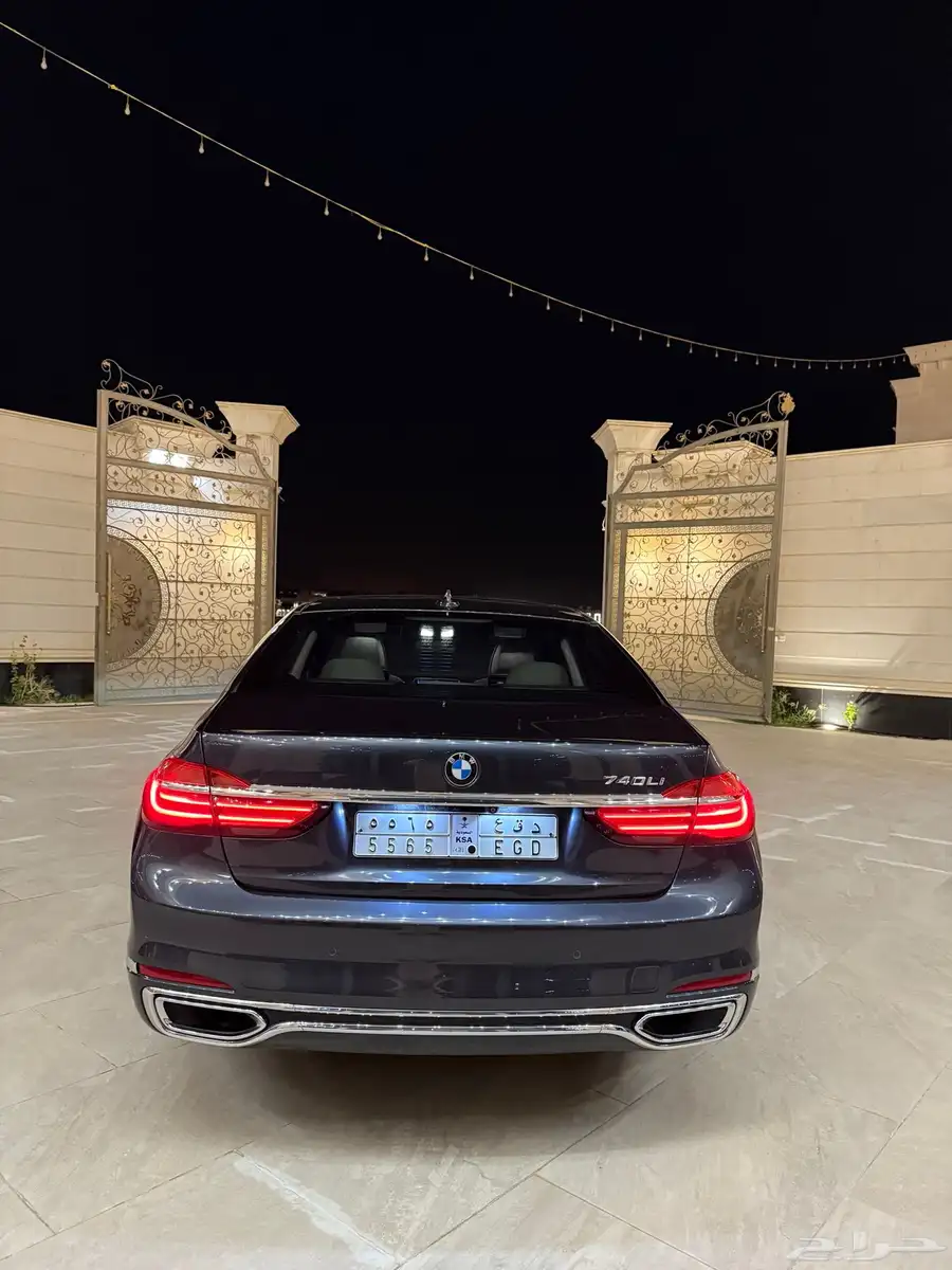 bmw 2016 عداد 92 الف 9