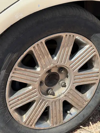 قطع غيار تون كار لينكون 2003 متوفر قطع فقط 6