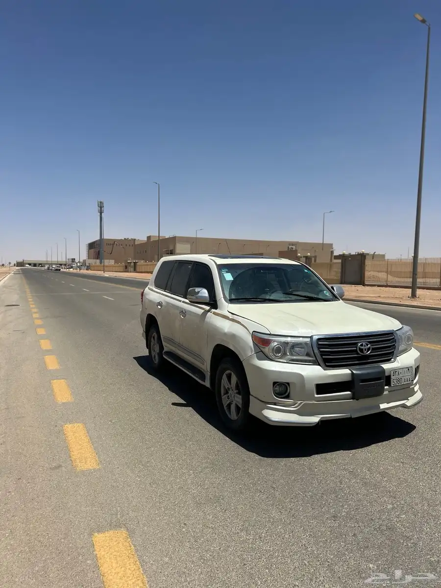 لاندكروزر 2013 1