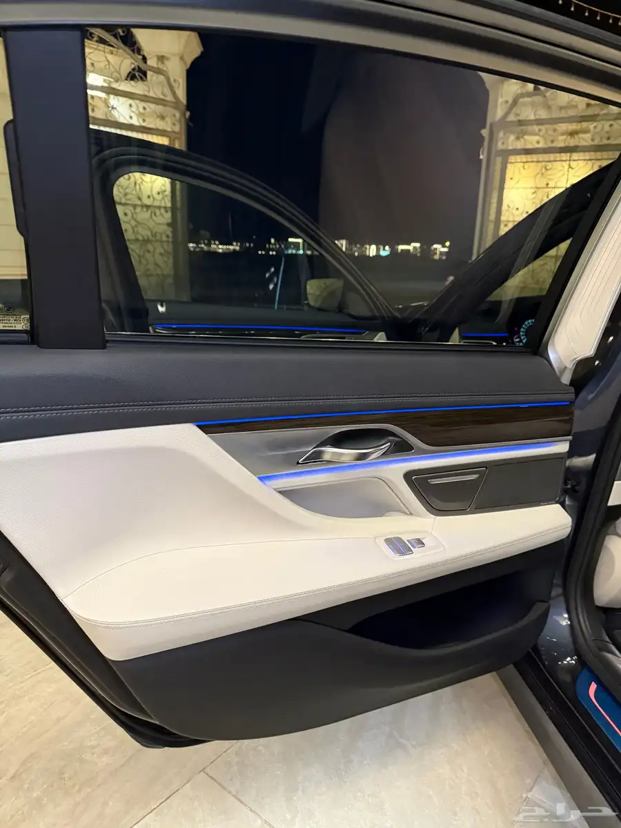bmw 2016 عداد 92 الف 17