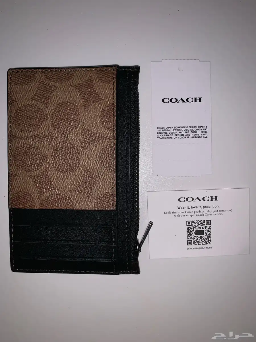 محفظة من ماركة COACH 0